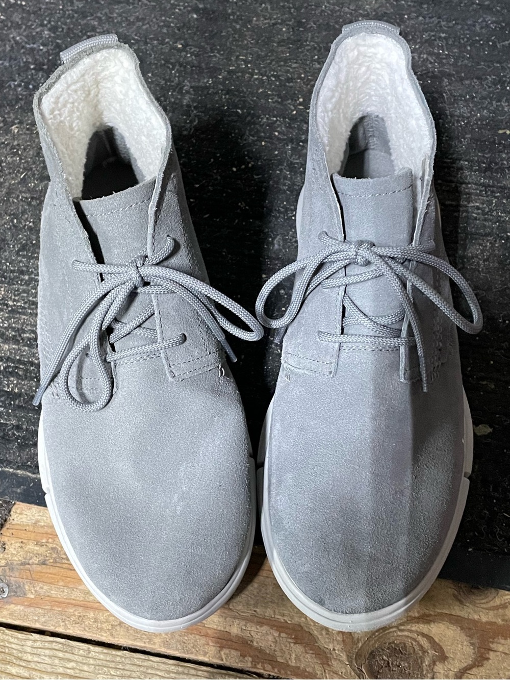 Sorel Men's Light Gray Suede Chukka Boots